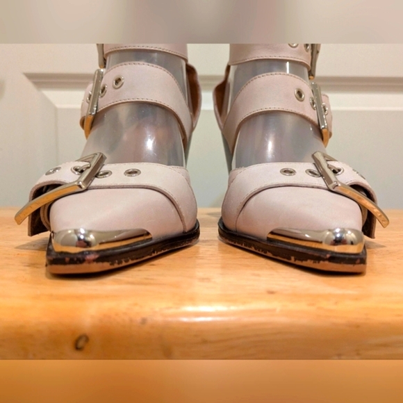 B2 7 Strappy Cream Leather Stacked Heel Pointed Toe Shoes with Silver Hardware - Picture 4 of 10